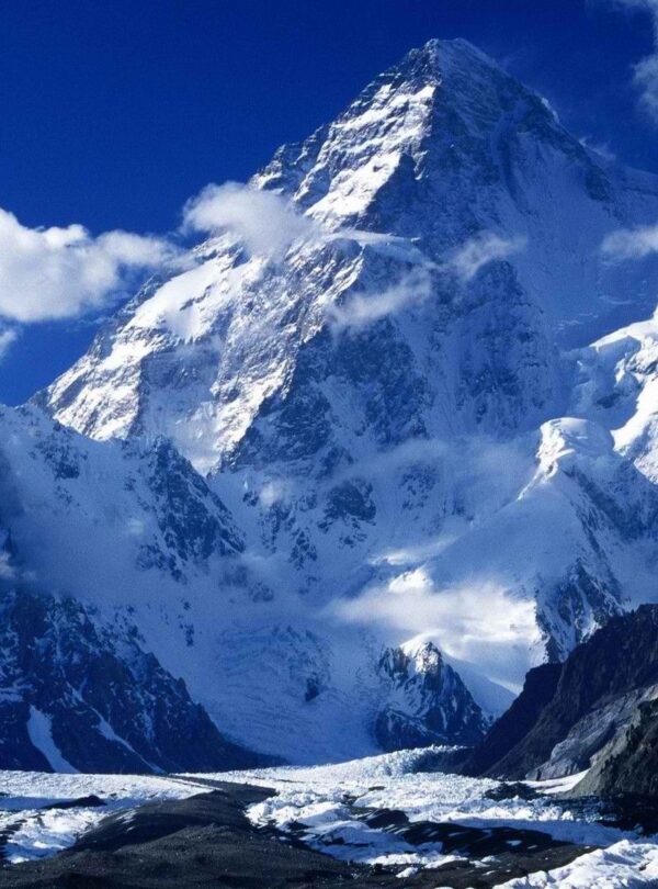 Karakoram mountains on the K2 trekking route